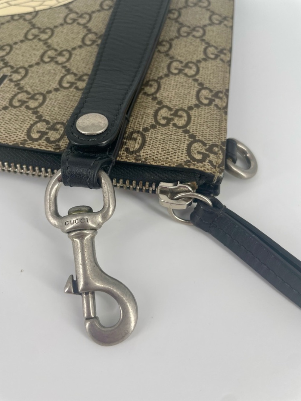Gucci Beige/Brown Bee Blind for Love Monogram Wrist Pouch - Picture 4 of 7